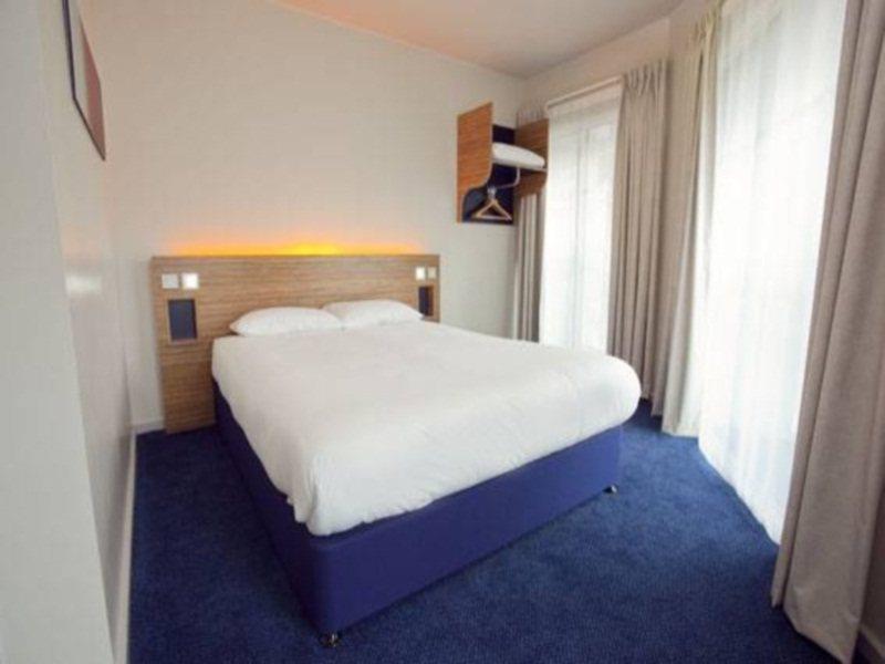 Travelodge Edinburgh Central Waterloo Place Εξωτερικό φωτογραφία