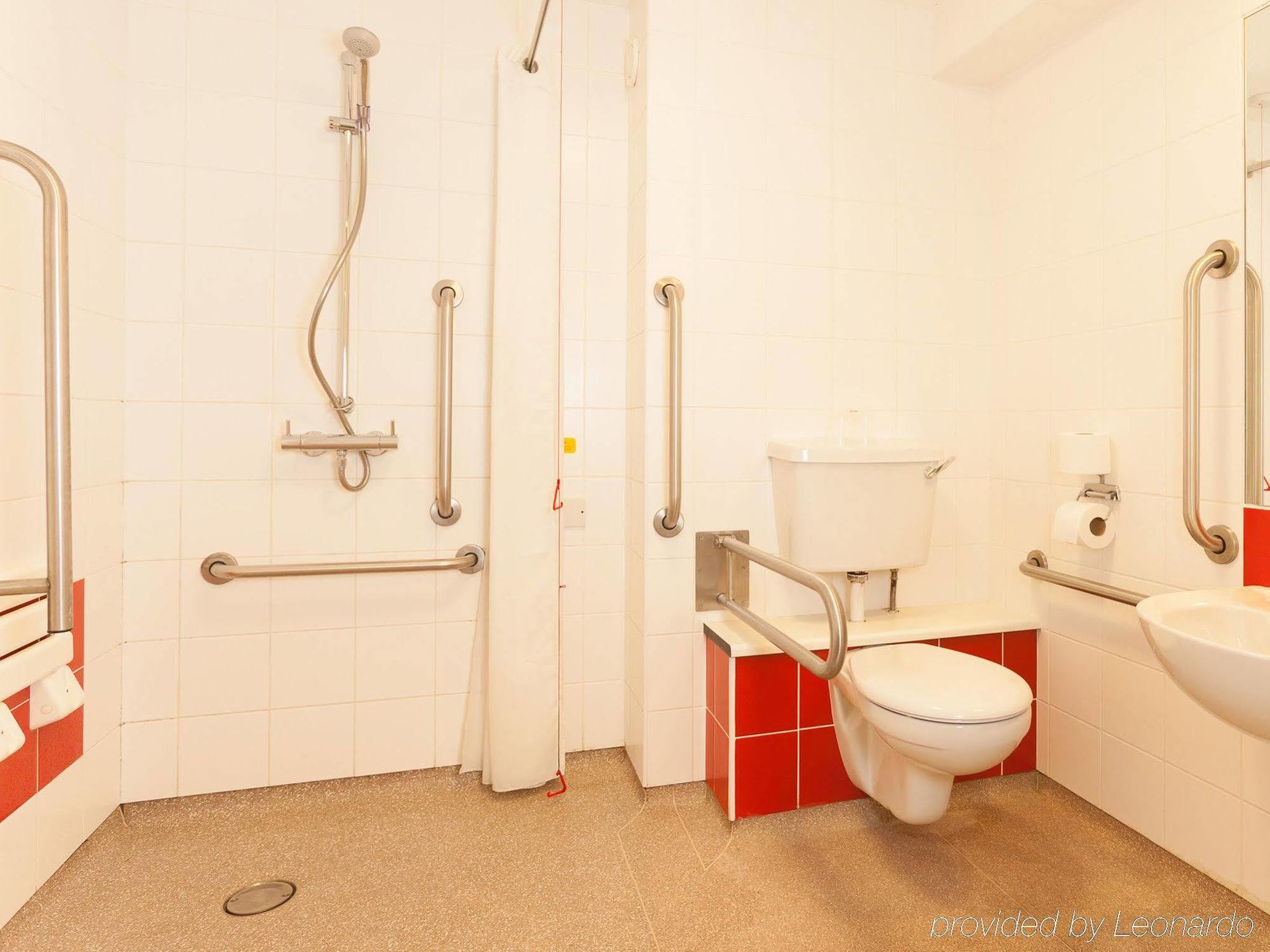 Travelodge Edinburgh Central Waterloo Place Εξωτερικό φωτογραφία