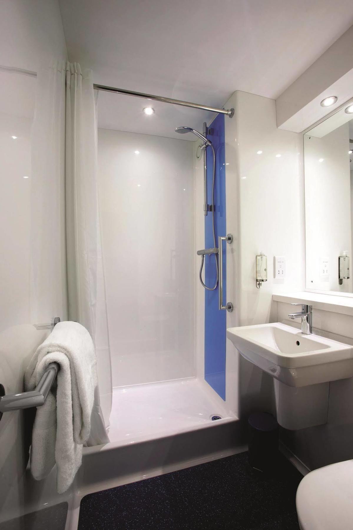 Travelodge Edinburgh Central Waterloo Place Εξωτερικό φωτογραφία