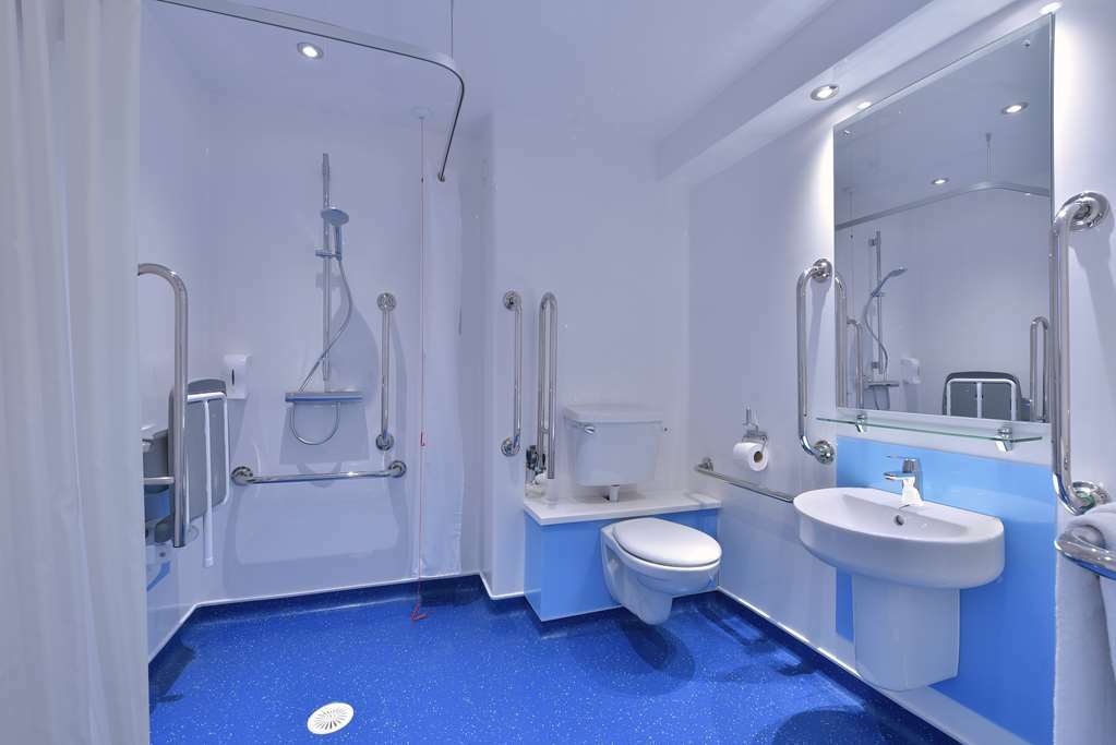 Travelodge Edinburgh Central Waterloo Place Δωμάτιο φωτογραφία